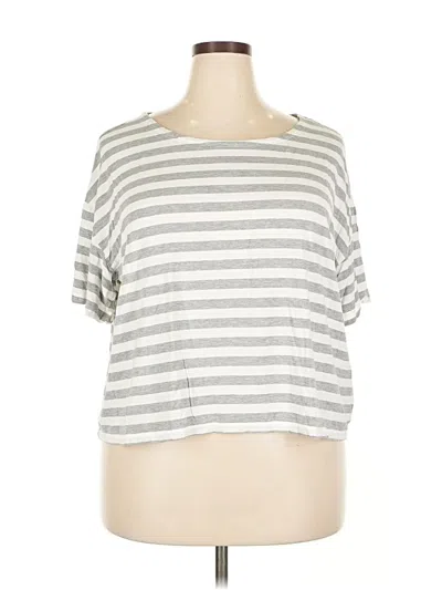 Pre-owned Old Navy Short Sleeve T-shirt In Silver