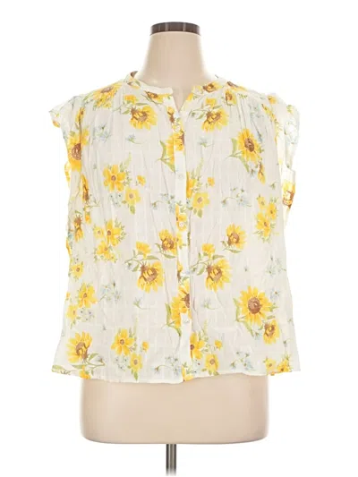 Pre-owned Old Navy Sleeveless Button Down Shirt In Yellow