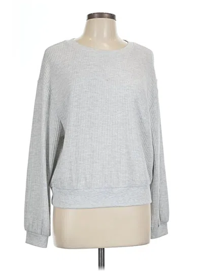 Pre-owned Old Navy Thermal Top Silver Solid Pattern Crew Neck Tops