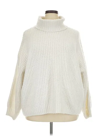 Pre-owned Old Navy Turtleneck Sweater In White