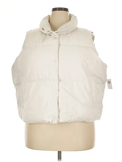 Pre-owned Old Navy Vest In Ivory