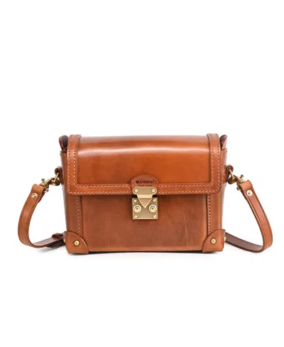 Old Trend Azalea Vintage Case Crossbody Bag In Caramel