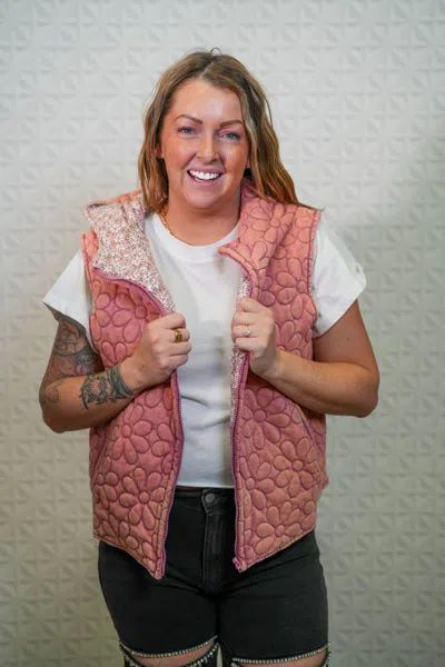 Oli & Hali Dreamy Flowers Quilted Hooded Vest In Blush