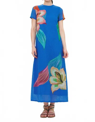 Oliphant Short Sleeve Shift Maxi Dress In Hibiscus Blue In Multi