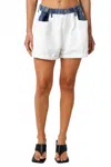 Olivaceous Kenzie Denim Shorts In White In White