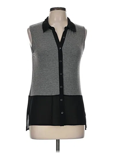Pre-owned Olive & Oak Sleeveless Button Down Shirt In Gray