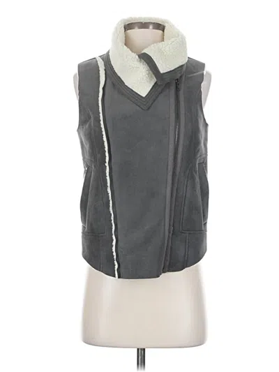 Pre-owned Olive & Oak Vest In Gray