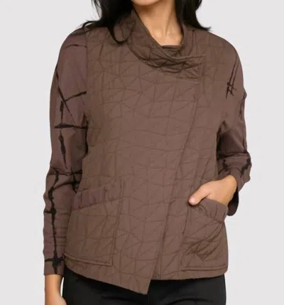 Olivia By Habitat Kaleidoscope Quilt Scenic View Vest In Chocolate In Gold