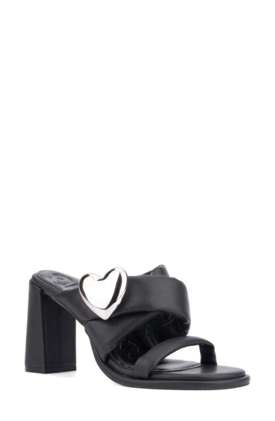 Olivia Miller Lovey Dovey Sandal In Black