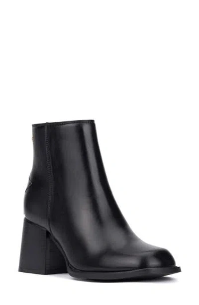 Olivia Miller Star Side Zip Boot In Black