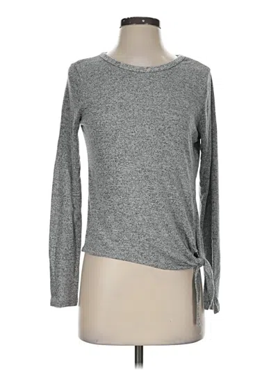 Pre-owned Olivia Rae Long Sleeve T-shirt In Gray