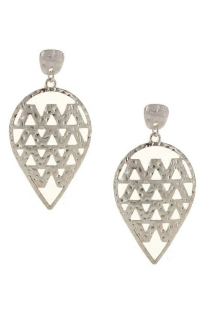 Olivia Welles Jalynn Hammered Drop Earrings In Grey