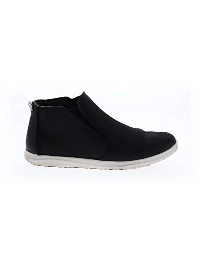 Pre-owned Olukai Ankle Boots In Black