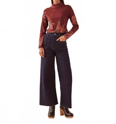 Omika Thea Top In Brown In Red