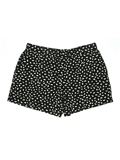 On 34th Shorts In Black