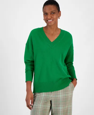 On 34th Women's V-neck Dropped-shoulder Sweater, Created For Macy's In Cabana Green