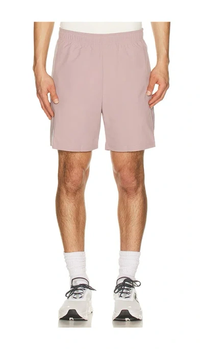 On 7 Core Shorts In Pink
