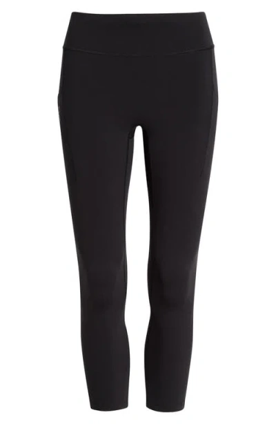 On 7/8 Performance Tights In Black