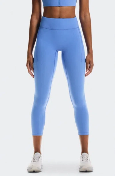 On 7/8 Performance Tights In Blue
