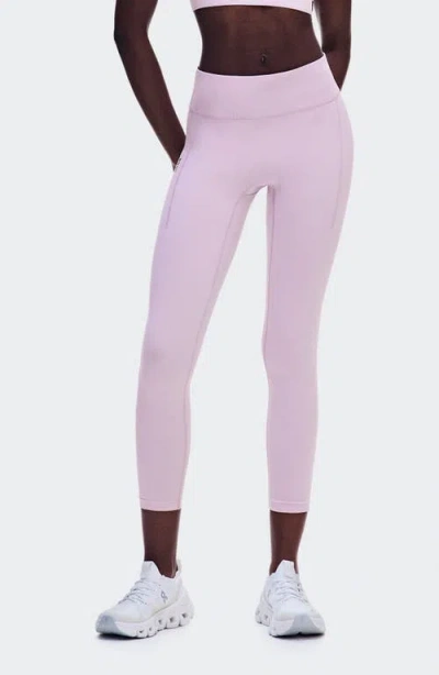 On 7/8 Performance Tights In Pink
