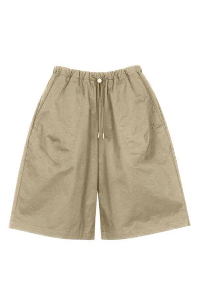 On Bermuda Shorts In Brown