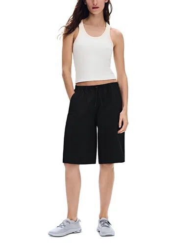 On Bermuda Shorts In Black