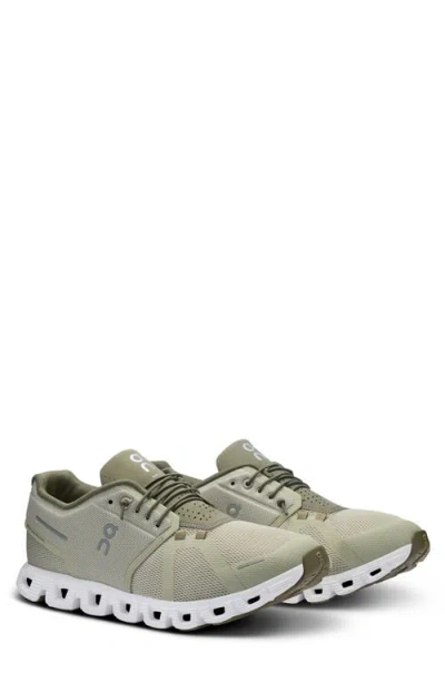 On Cloud 5 Running Shoe In Chalk/ Grove