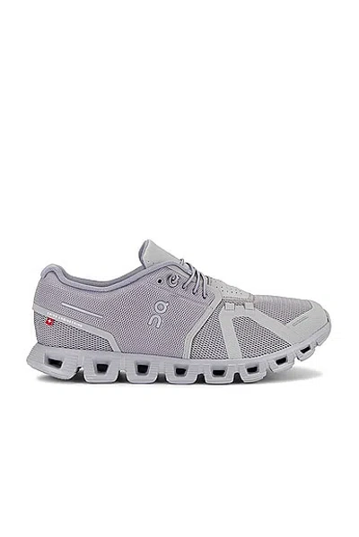 On Cloud 5 Sneaker In Fog & Alloy