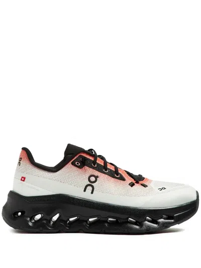 On Cloud Tilt In White