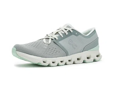 On Cloud X 4 In Gray