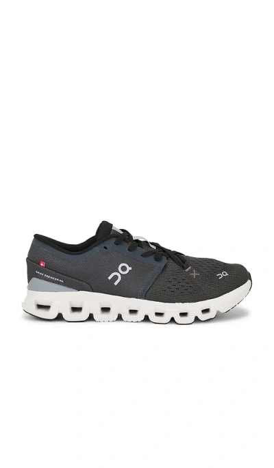 ON CLOUD X 4 SNEAKER