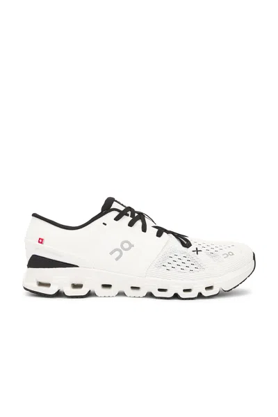 ON CLOUD X 4 SNEAKER