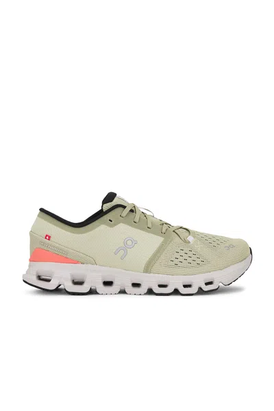 On Cloud X 4 Sneakers In Caper & Salm
