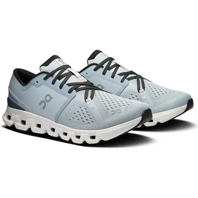 On Cloud X 4 Training Shoe