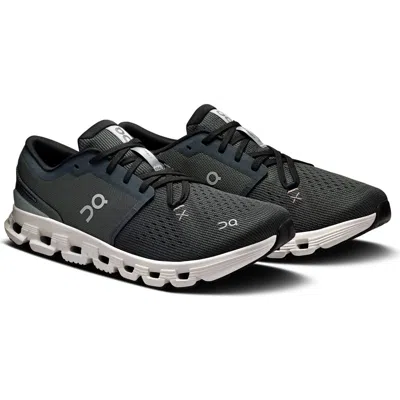 On Cloud X 4 Training Shoe In Gray