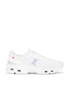 On Cloudpulse Training Shoe In Undyed & Frost