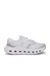 On Cloudrunner 3 In White