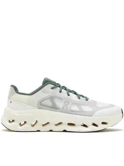 On Cloudtilt Logo Sneakers In White