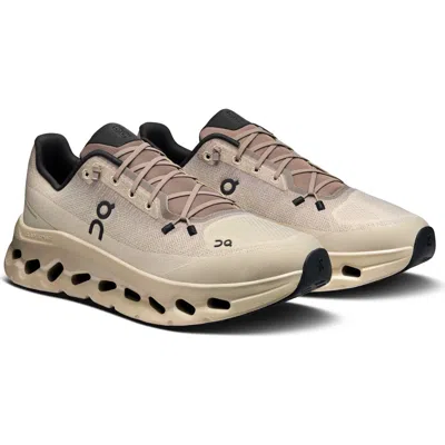 On Cloudtilt Running Shoe In Cinder | Sand