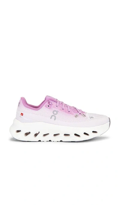 On Cloudtilt Sneaker In White