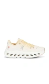 On Cloudtilt Sneaker In White