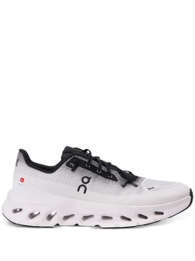 On Cloudtilt Sneakers In White