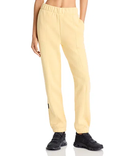 On Club Pants In Orange