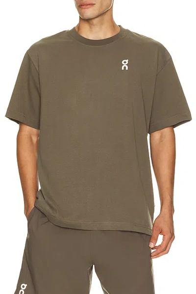 On Club Tee In Brown