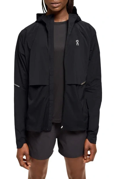 ON ON CORE HOODED PACKABLE RUNNING JACKET