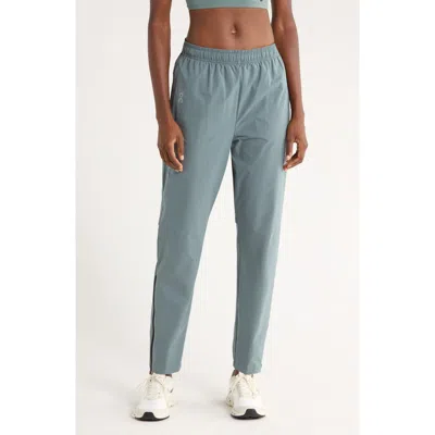 On Core Zip Cuff Pants In Gray