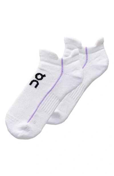 On Court Low Socks In White