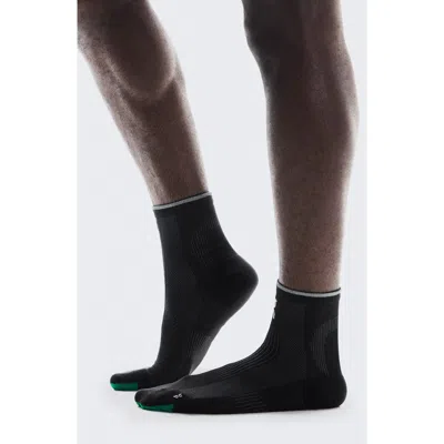 On Elite Run Quarter Socks In Black/magnet