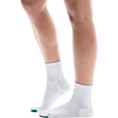 On Elite Run Quarter Socks In White