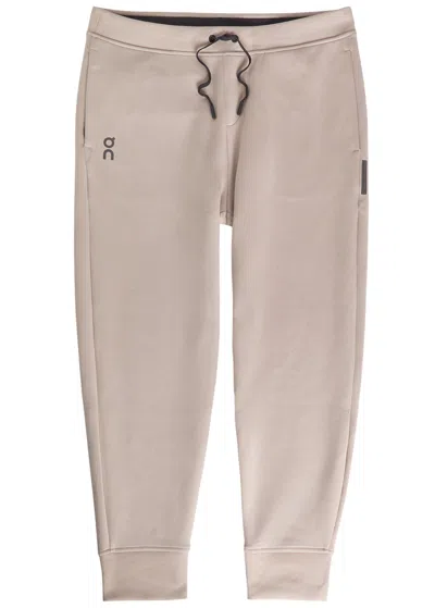 On Focus Tech Cott-blend Sweatpants In Neutral